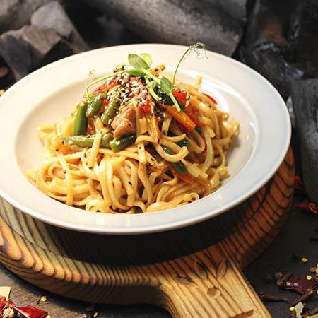 WOK ЛАПША СО СВИНИНОЙ В СОУСЕ ТЕРИЯКИ
