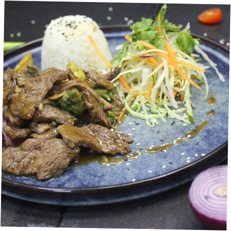 ТЕЛЯТИНА WOK С БРОККОЛИ В УСТРИЧНОМ СОУСЕ